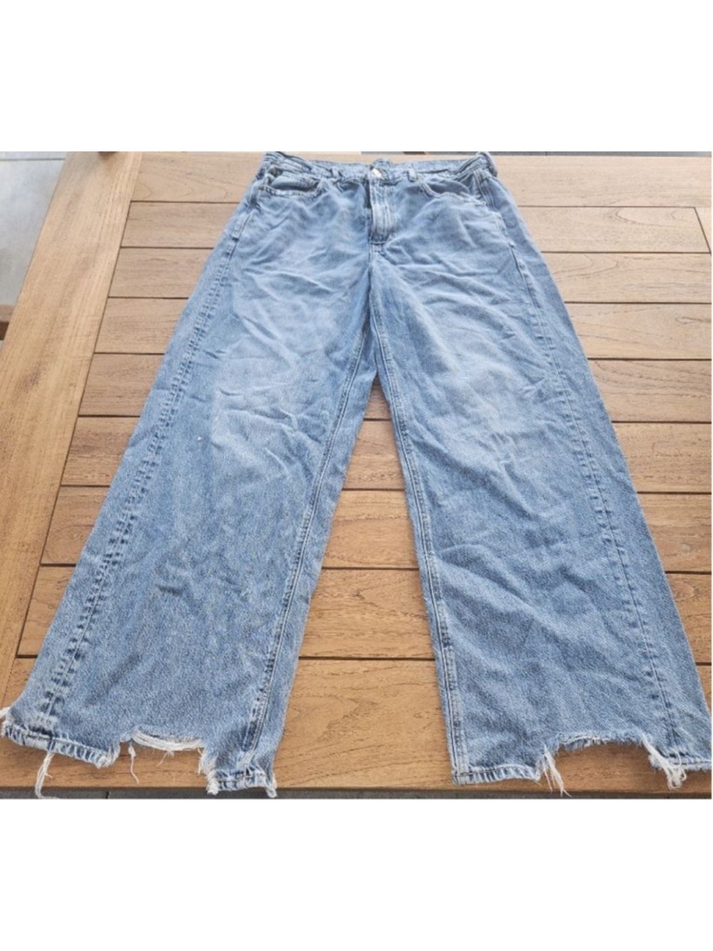 American Eagle Super High-Waisted Baggy Wide-Leg Jean Size 16 Short